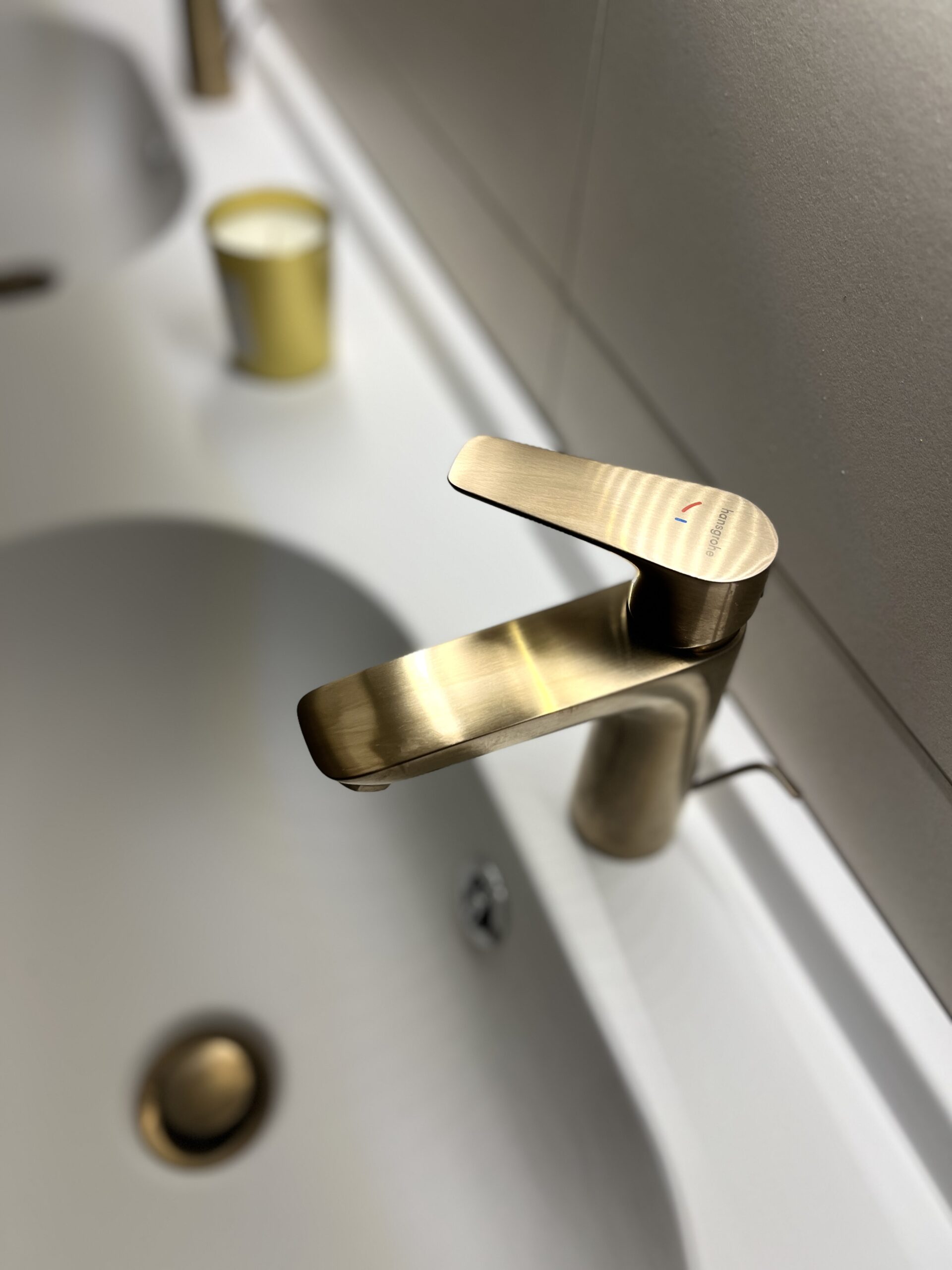 Mitigeur vasque de couleur or