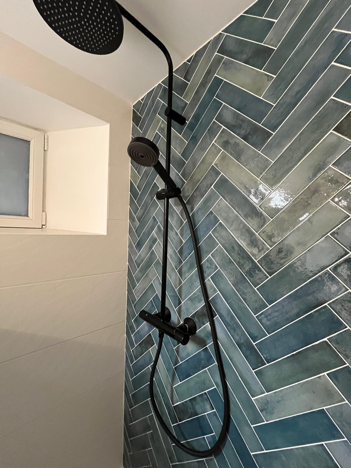 Mitigeur douche encastré de couleur or